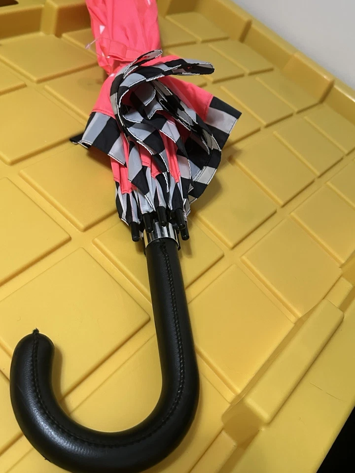 "Paraguas vintage Victoria's Secret rosa intenso negro blanco logotipo a rayas 46""" Foto 2 de 4
