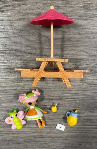 LALALOOPSY PICNIC TABLE & LEMONADE PITCHER SET - Picture 3 of 5
