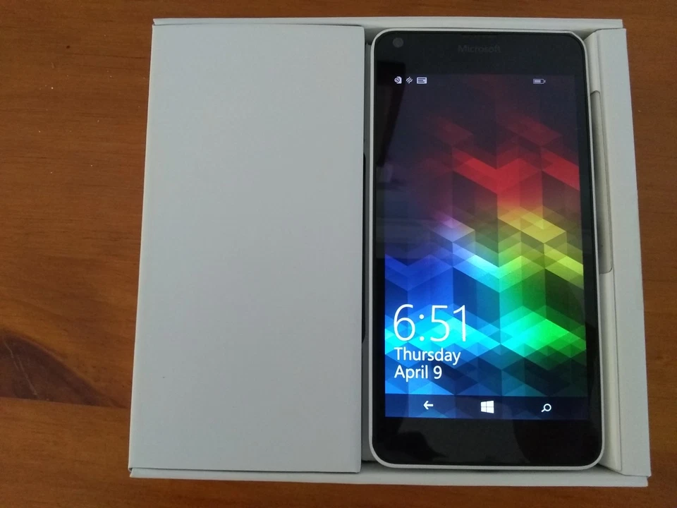 Nokia / Microsoft Lumia 640, EM CAIXA E FUNCIONANDO, Windows Phone 8.1 - Imagem 2 de 3