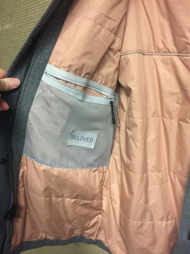 Chaqueta grande Helly Hansen gris melange Beloved larga aislada con capucha para mujer  - Imagen 3 de 7