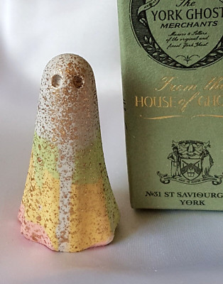 Keller Boo Ghost ~ bunt & gold ~ Gildenzimmer 31 ~ York Ghost Merchants