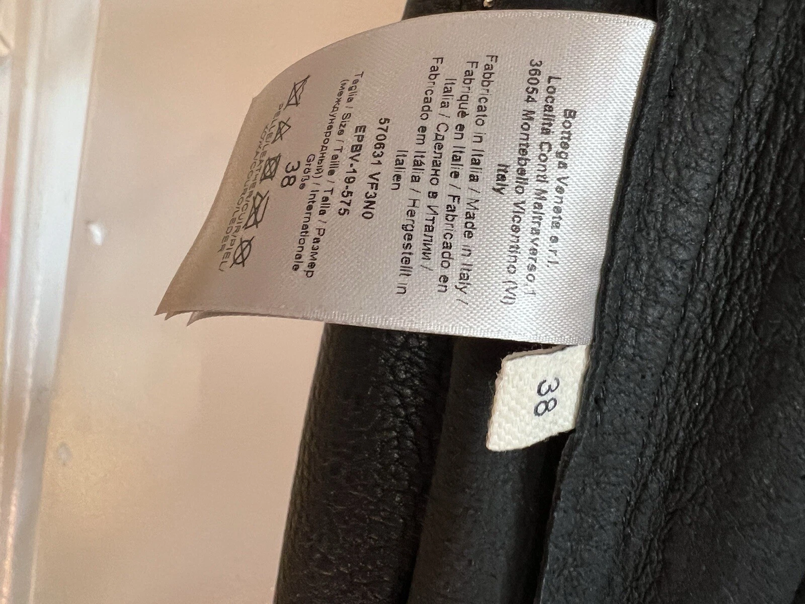 Abito a tubino Bottega Veneta pre autunno 2019 in pelle nero