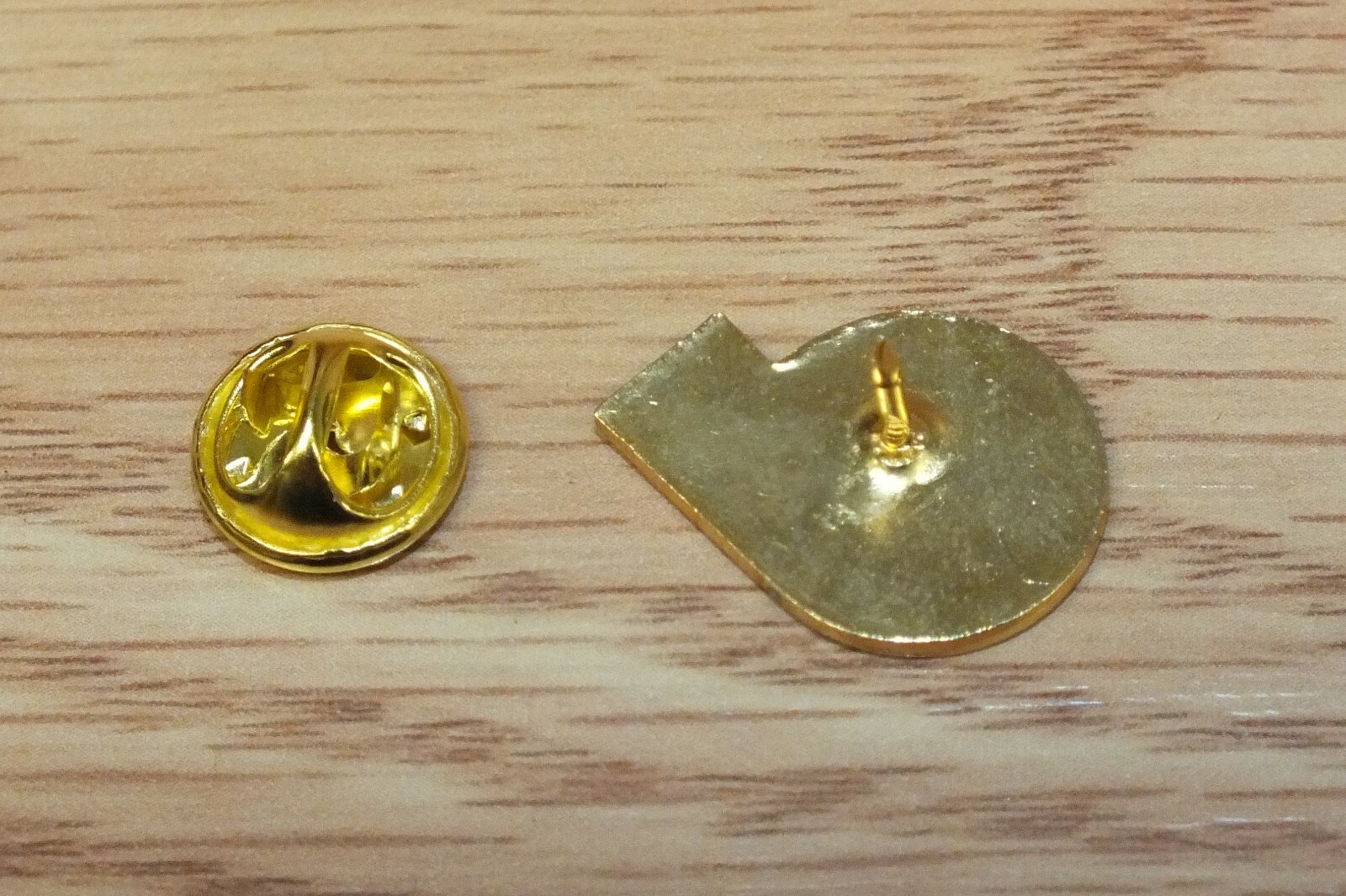 White & Gold Tone Hemet California Chamber of Commerce Collectible