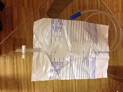100 Urinbeutel,Sekretbeutel,Rücklaufsperre,Ablauf,Medi-Care Bettbeutel,2 l