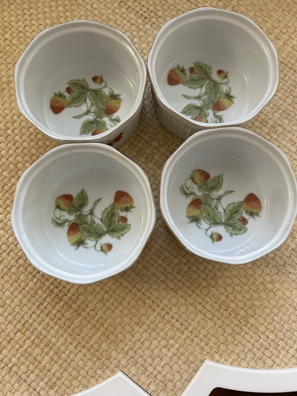 Royal Crown (Japan) SPRING TIME Ramekin Butterfly, Strawberry 6512 Oven To Table