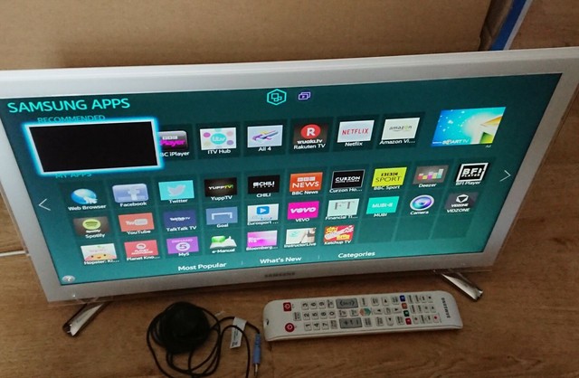 Samsung Smart TV UE22H5610AK 22" 1080p HD LED Internet TV for sale ...