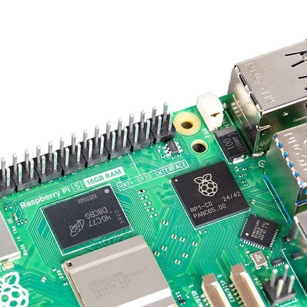 Raspberry Pi 5 16 GB di RAM - Immagine 3 di 4