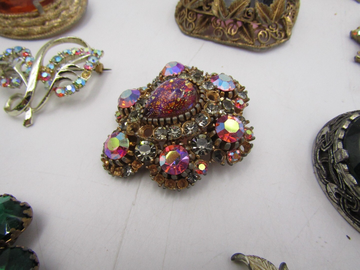 Small Bundle of Assorted Vintage Brooches & Pins Various Designs and Colours eBay