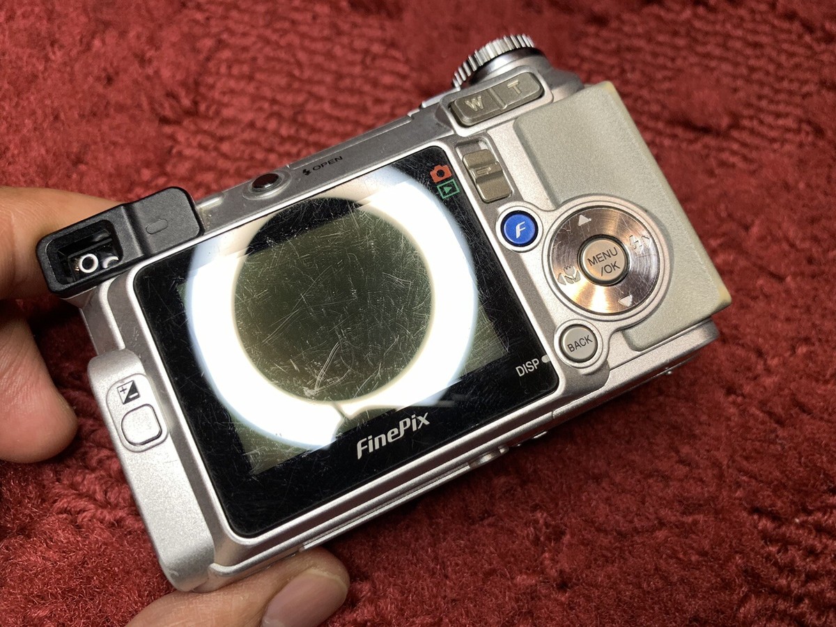 Fujifilm Finepix E510 Digital Camera 5.2MP Silver Tested Working