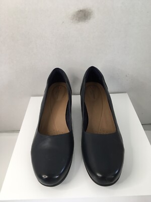 Navy Leather Blue women's dress shoes, Pumps, Unstructured Clarks size 9.5 NWT