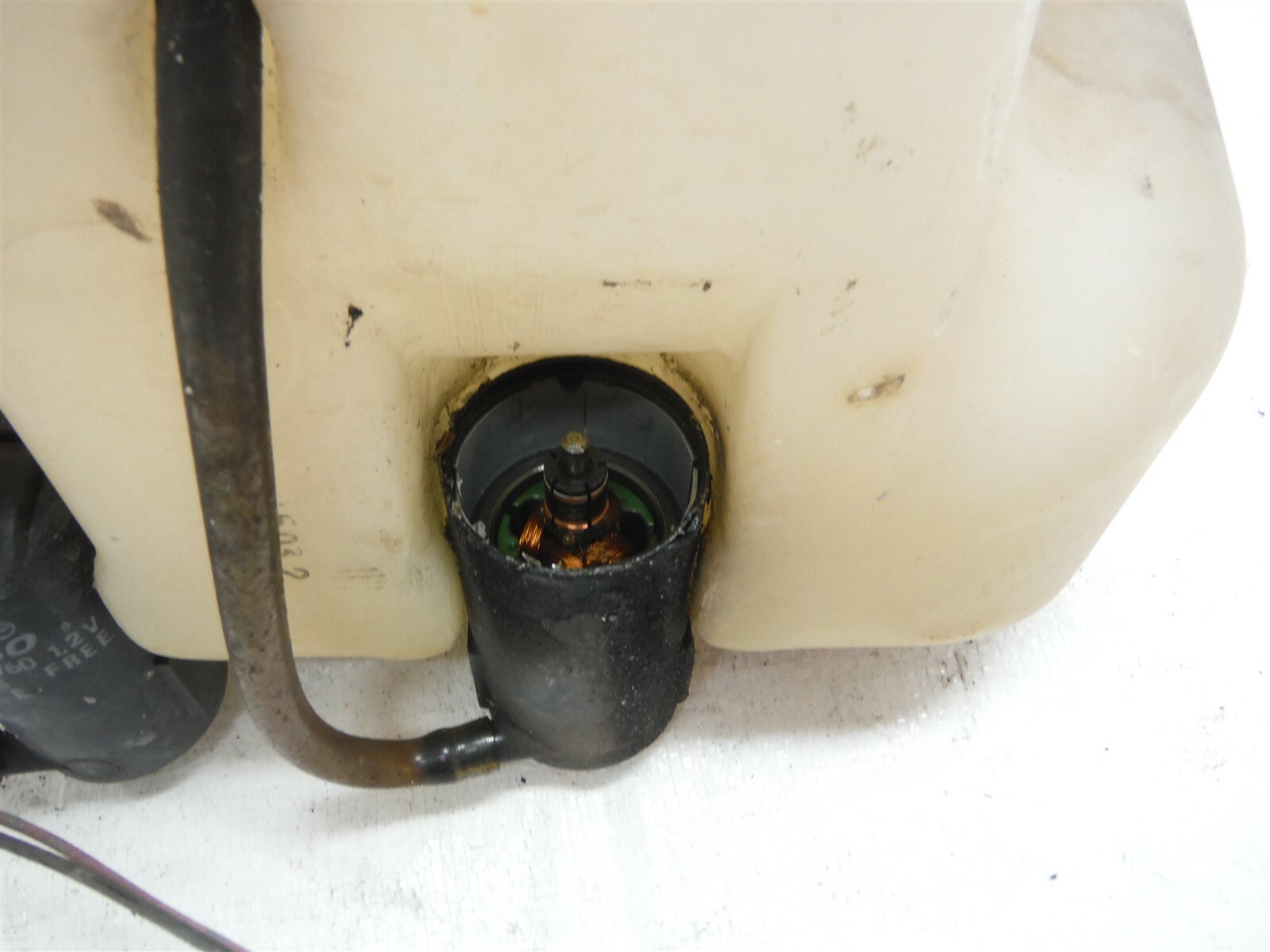 2004 HONDA ODYSSEY WINDSHIELD WIPER WASHER FLUID RESERVOIR TANK OEM