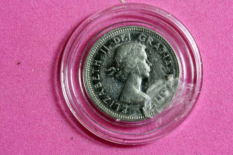 ESTATE FIND 1963 - Canada 5 Cents!!  #J28520