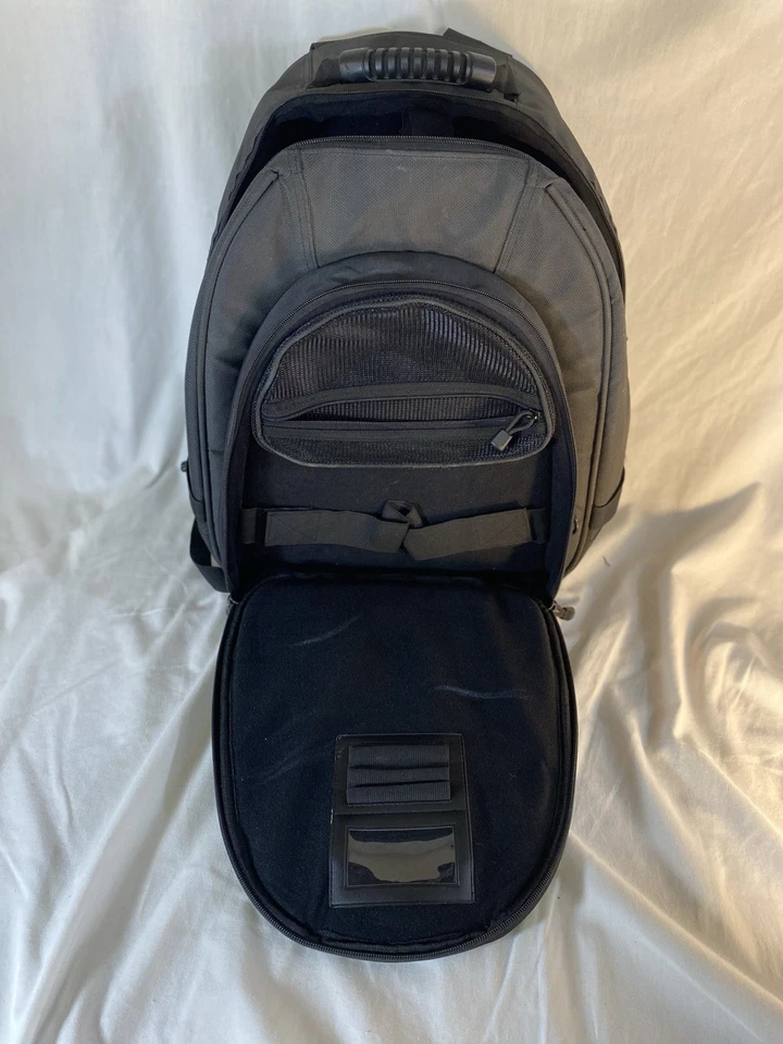 Microsoft Xbox Padded Videogame Console Travel Backpack Bag Black - Image 2 of 4