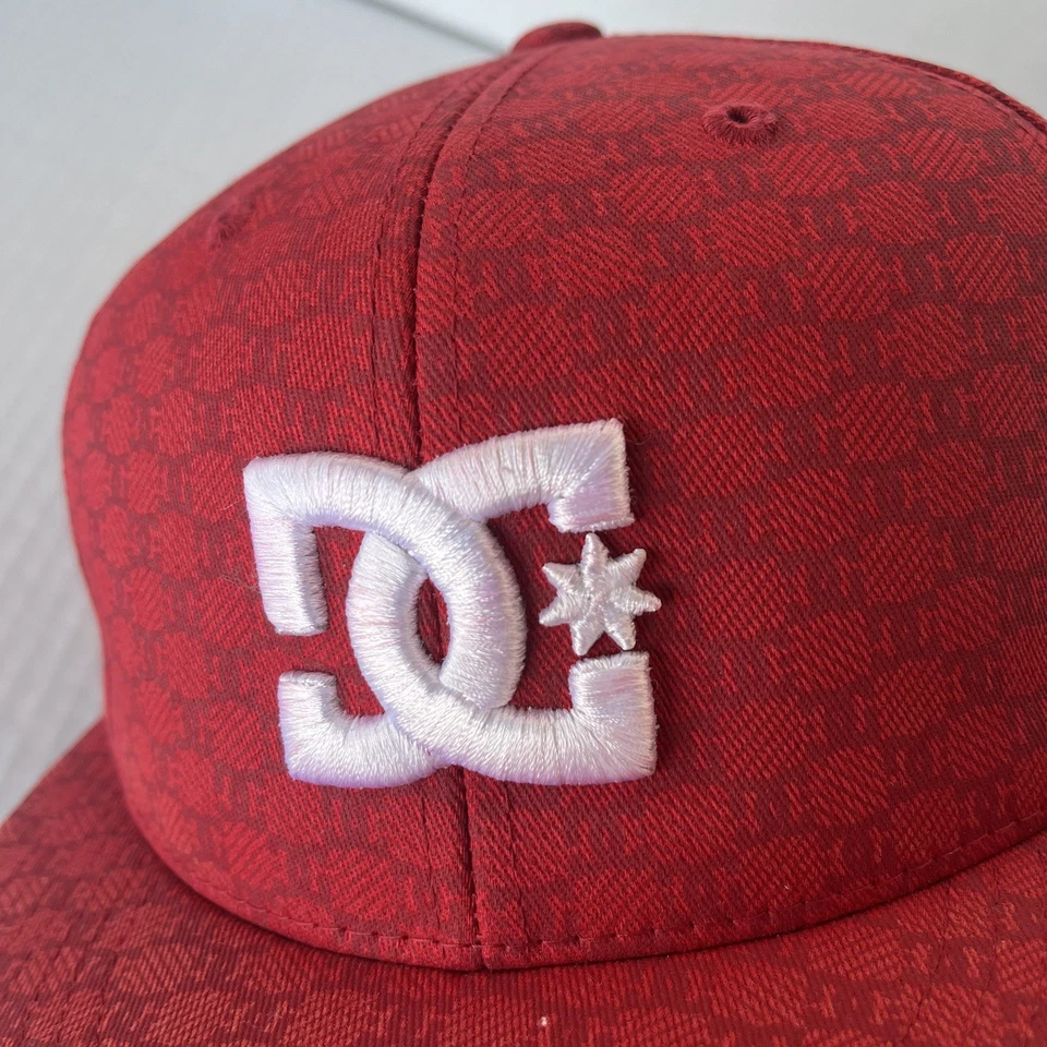 DC Shoes Gorra Ajustada Para Hombres 6/78 - 7 1/4 Rojo Patinador Surfista Grunge Y2K Foto 4 de 4