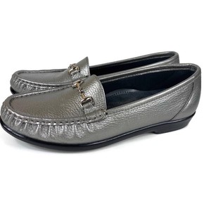 womens loafers narrow width