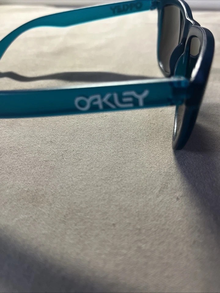 Oakley Frogskins Sunglasses W/ Carrying Bag & Case - Image 4 of 4