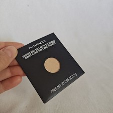 MAC Eyeshadow Best of Me Powder Kiss Soft Matte Pro Palette Medium Warm Beige