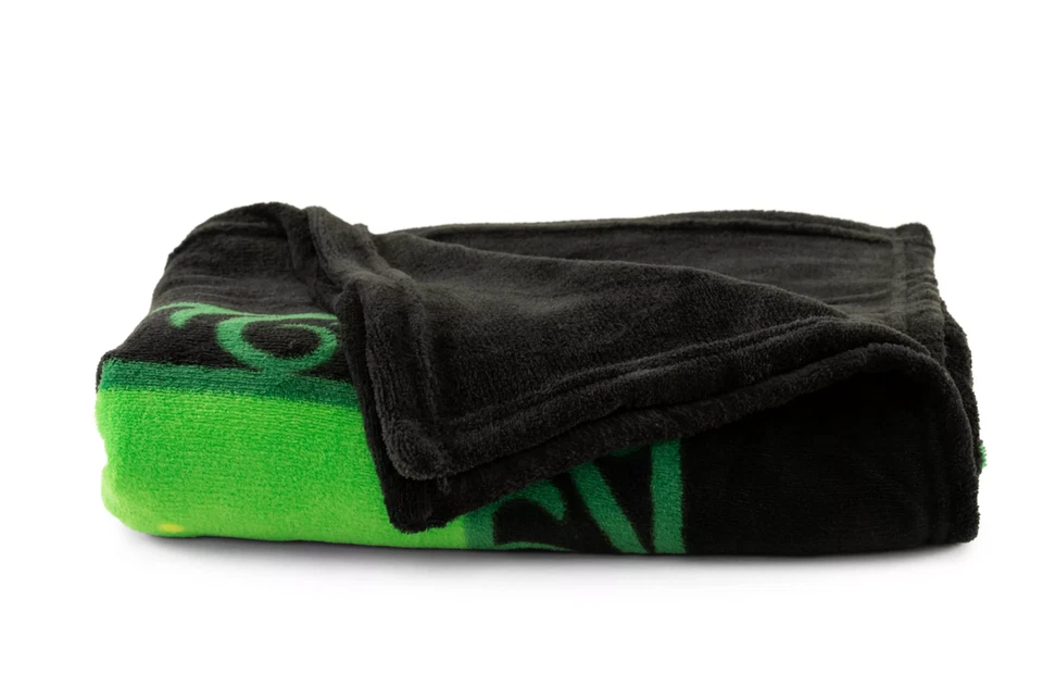 Manta súper de peluche Born Wicked Musical Movie Witch 46 pulgadas x 60 pulgadas nueva con etiquetas Foto 3 de 4