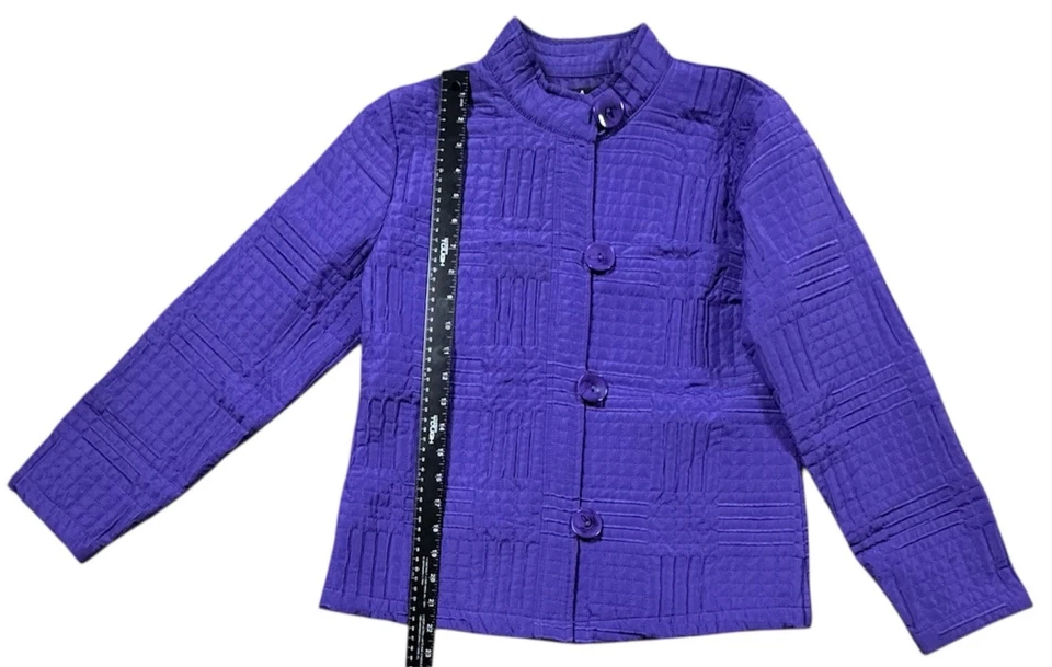 Chaqueta Analogía Mujer Petite M PM Púrpura Acolchada Texturizada Botón Frontal Mandarín Foto 3 de 4