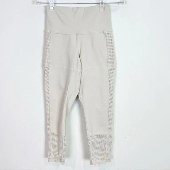 alo-yoga off-white ivory nesh detail leggings