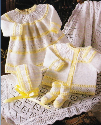 BABY ~ PREM ~ KLEID ~ MANTEL ~ TUCH ~ SCHUHE ~ MÜTZE ~ 4LAGIG ~ STRICKMUSTER ~ GRÖSSE 12-18" (CB62)