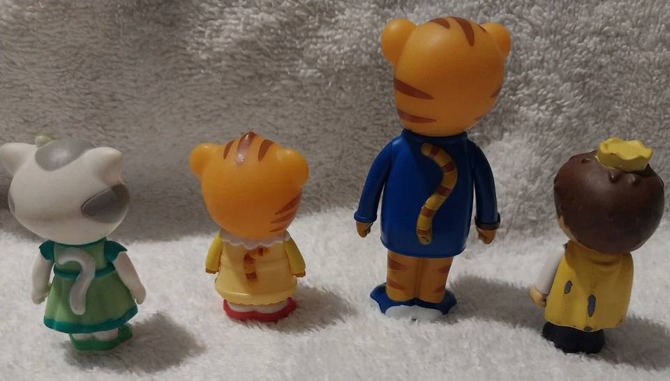 Daniel Tiger's Neighborhood Playset 4 Figure Cake Topper * USA SELLER* Toy Set - Image 2 of 2