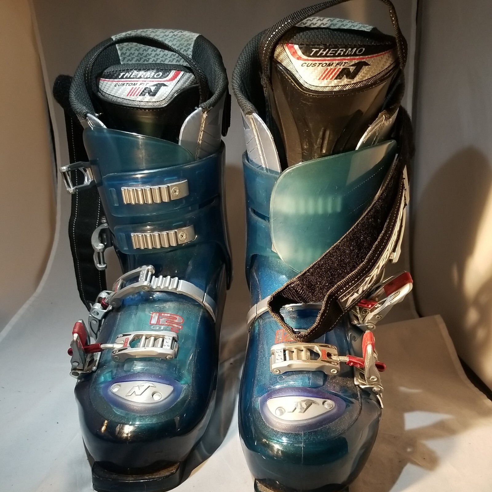 NORDICA GTS 12 Ski Boots. PLEASE READ CAREFULLY. 1 pair w/ 2 different