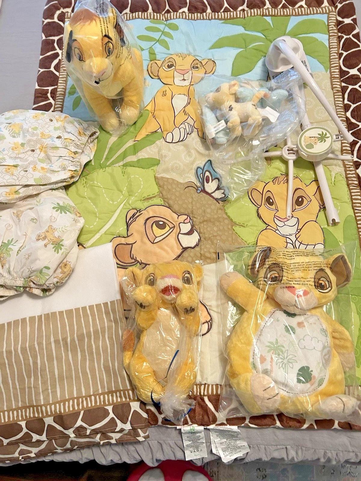 Disney Lion King Urban Jungle 4 Piece Crib Bedding Set + Mobile, Cloud B, 2 Toys