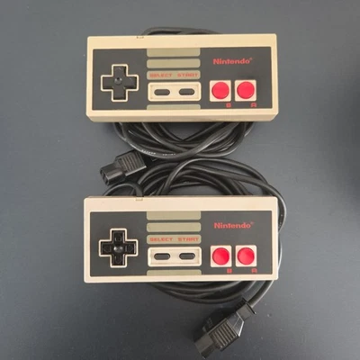 2x Manette Officielle Nintendo NES NES-004E retrogaming Vintage lot de 2 - Photo 1/3