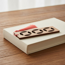 X 2 PCS-  Exquisite Steamed Beech Bookmarks with stylish cut-outs, tassel