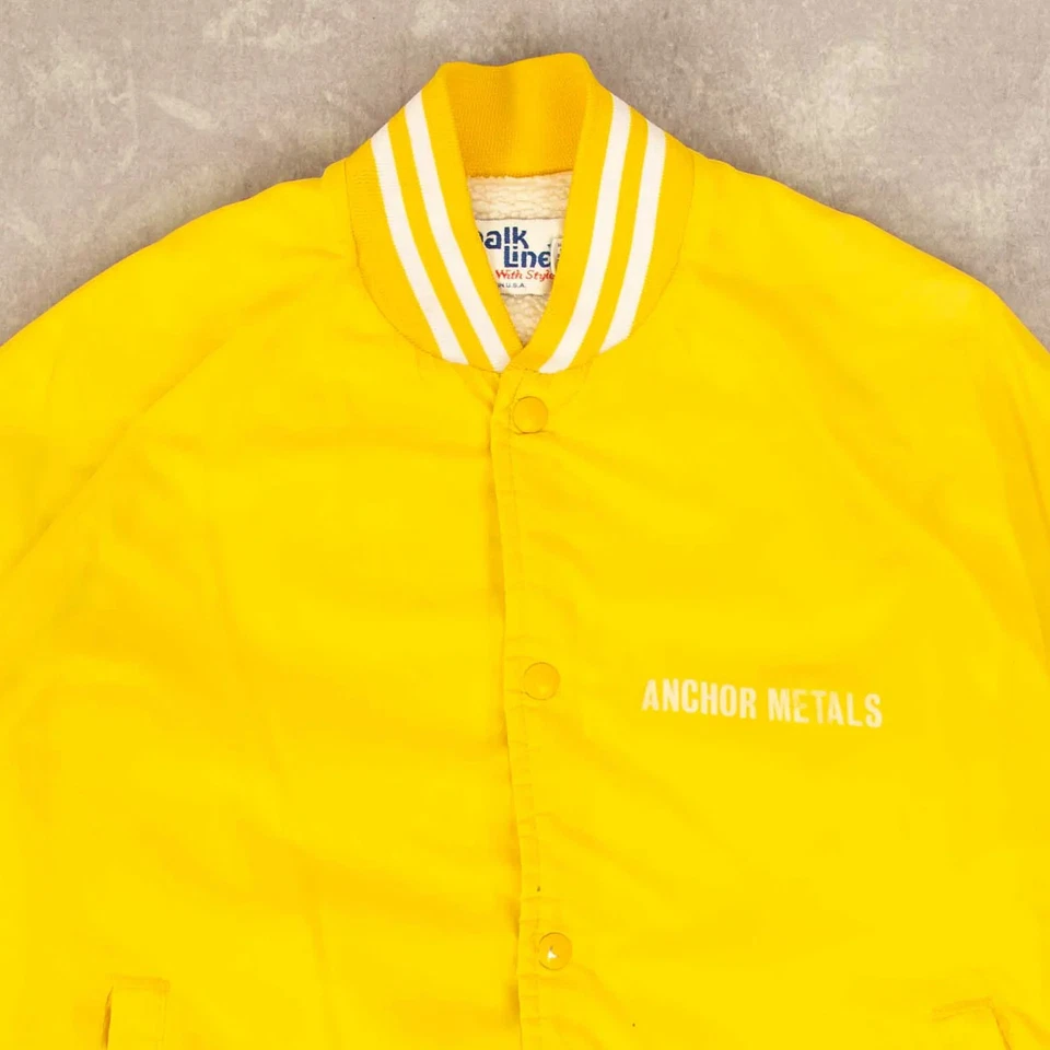 Chaqueta de bombardero forrada de vellón con metales ancla vintage años 80 M chaqueta amarilla para hombre Foto 3 de 4