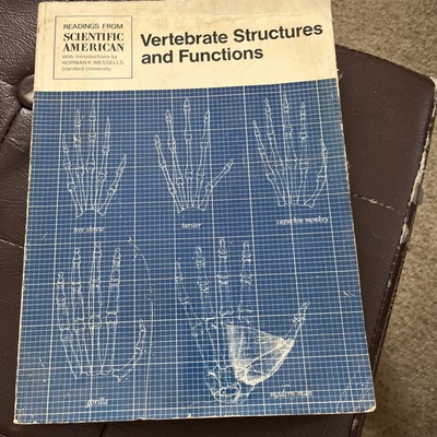 Vertebrate structures and functions;: Readings from Scientific American