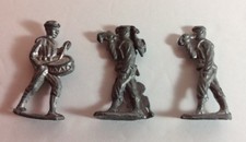LOT OF 3 METAL LEAD SOLDIERS