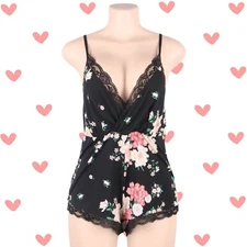 🆕️ Small Black Floral V Neck Scalloped Lace Sleeveless Romper Bodysuit