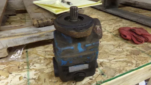 Vickers V20F 1P11P 38A 2315192-5 Pump *FREE SHIPPING*