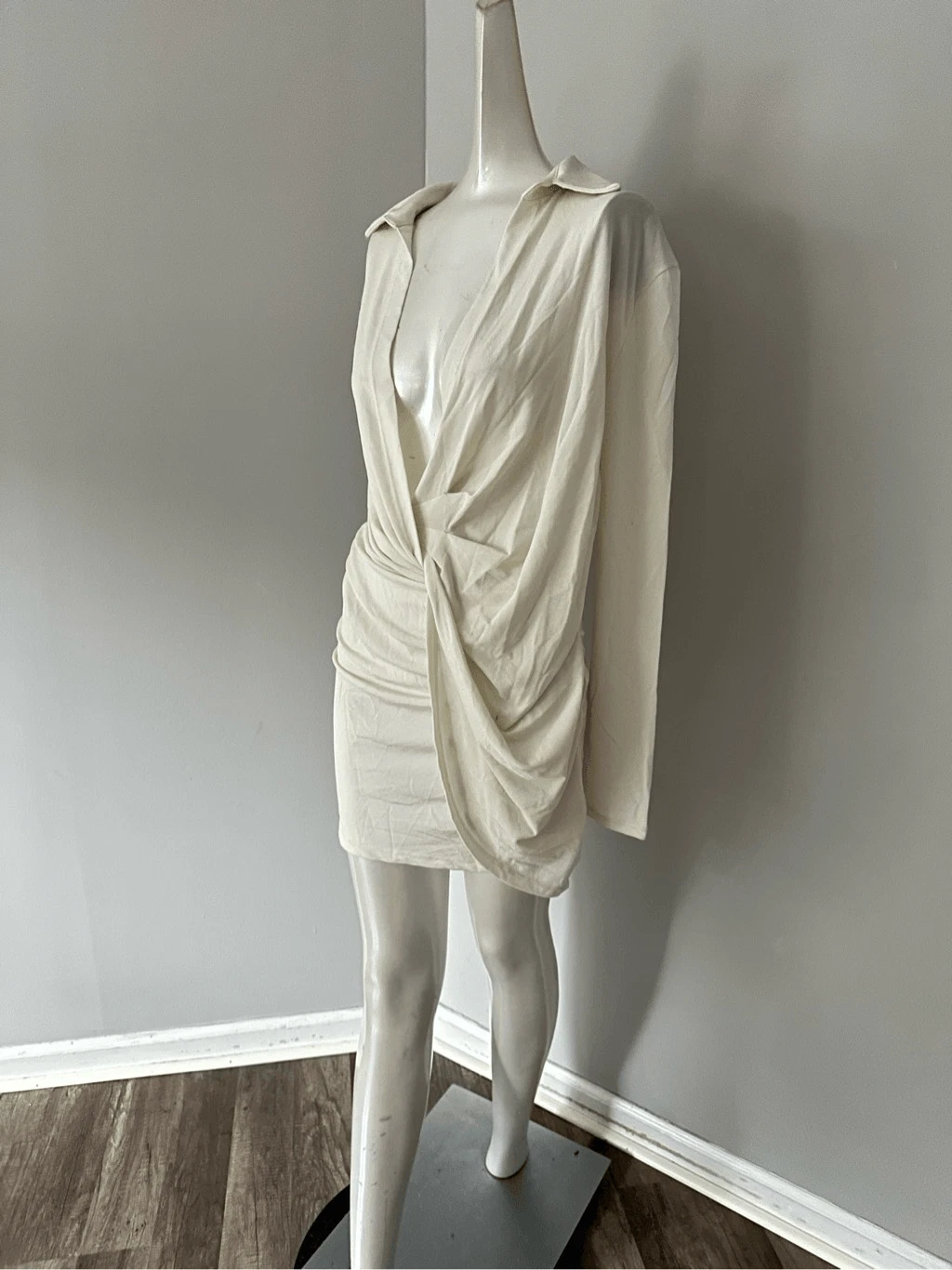 Mini abito Jacquemus La Robe Bahia in jersey di viscosa bianco sporco medio $605 nuovo con etichette