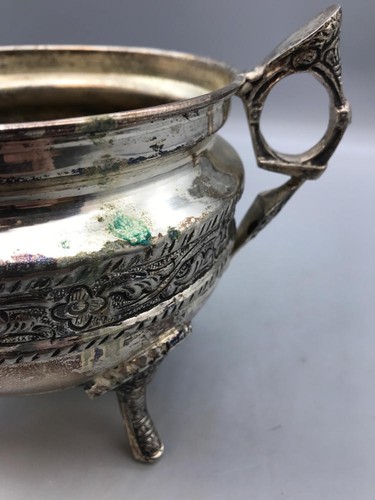 Rare Vintage Reed and Barton Silver Plated Bowl Floral Pattern Home Decor - Picture 4 of 7