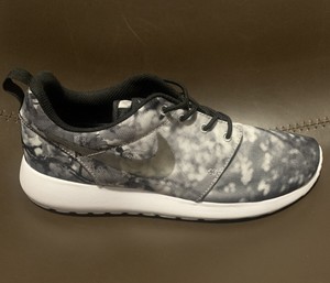 nike roshe run cherry blossom