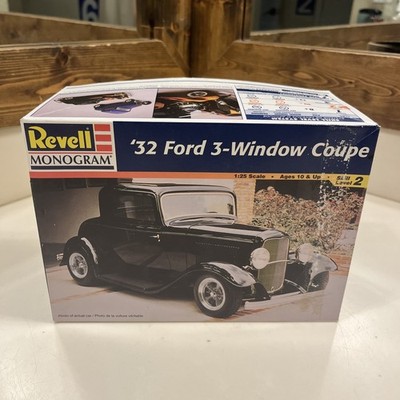 Revell Monogram  32 Ford 3-Window Coupe 1:25 Scale Model Kit