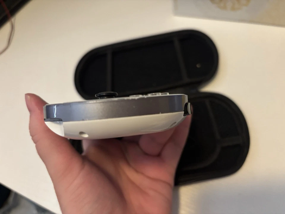 Console Sony PS Vita PCH-1100 com leitura testada Hatsune Miku - Imagem 4 de 4