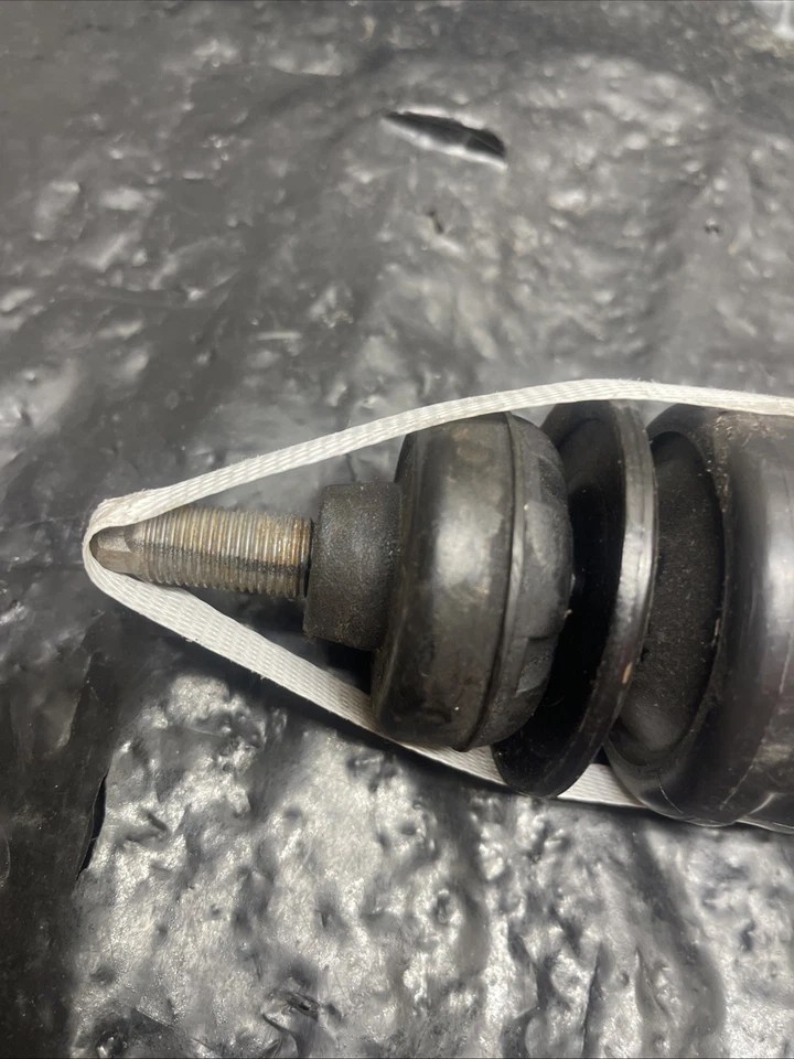 Nuevo Amortiguador de gas trasero OEM Mopar 2010-2023 RAM 2500 3500 682613866AB Foto 4 de 4