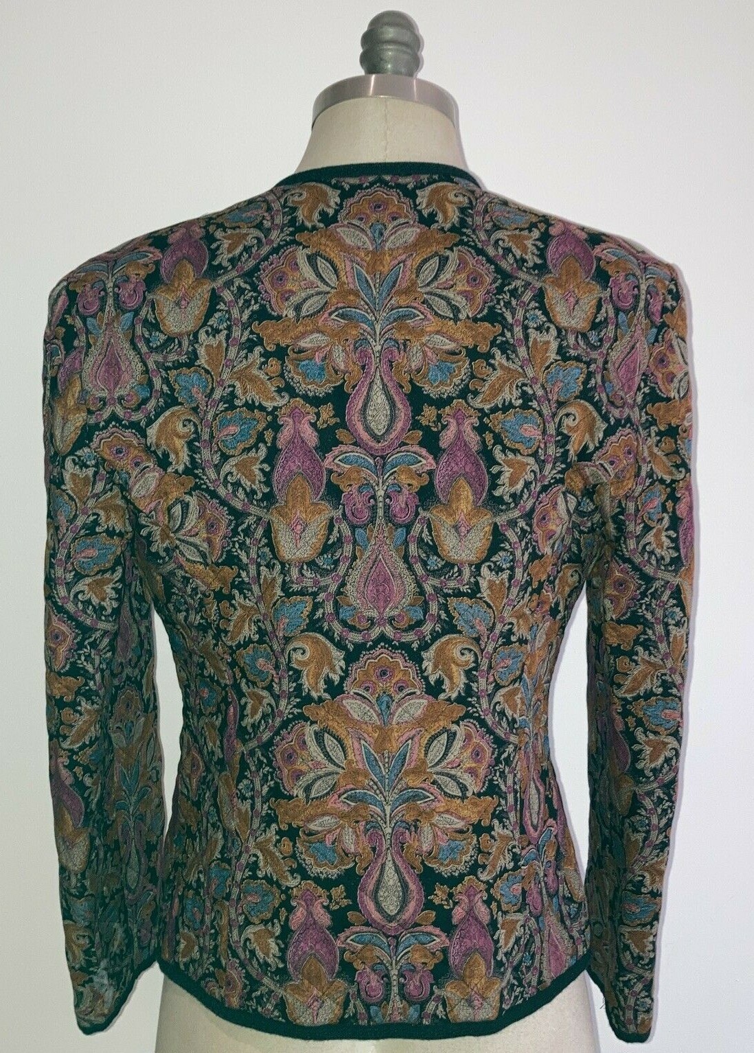 VINTAGE 1980s PAISLEY QUILTED JACKET M & S, 18.5" from pit to pit approx. 4