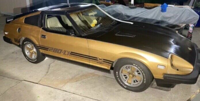 New 1979-1983 Datsun 280ZX Lower Body Side Stripe Kit S130 New 1979-1983 Datsun 280ZX Lower Body Side Stripe Kit S130