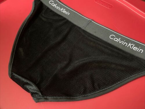 Bikini donna Calvin Klein (PICCOLO) CAROSELLO velluto a costine nuovo con etichette QF5513 - 002 - Foto 8 di 9