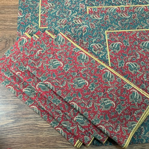 Holiday Paisley Cloth Red Green Matching 4 (17X12) Placemats & 4 (16X19) Napkins - Picture 6 of 15