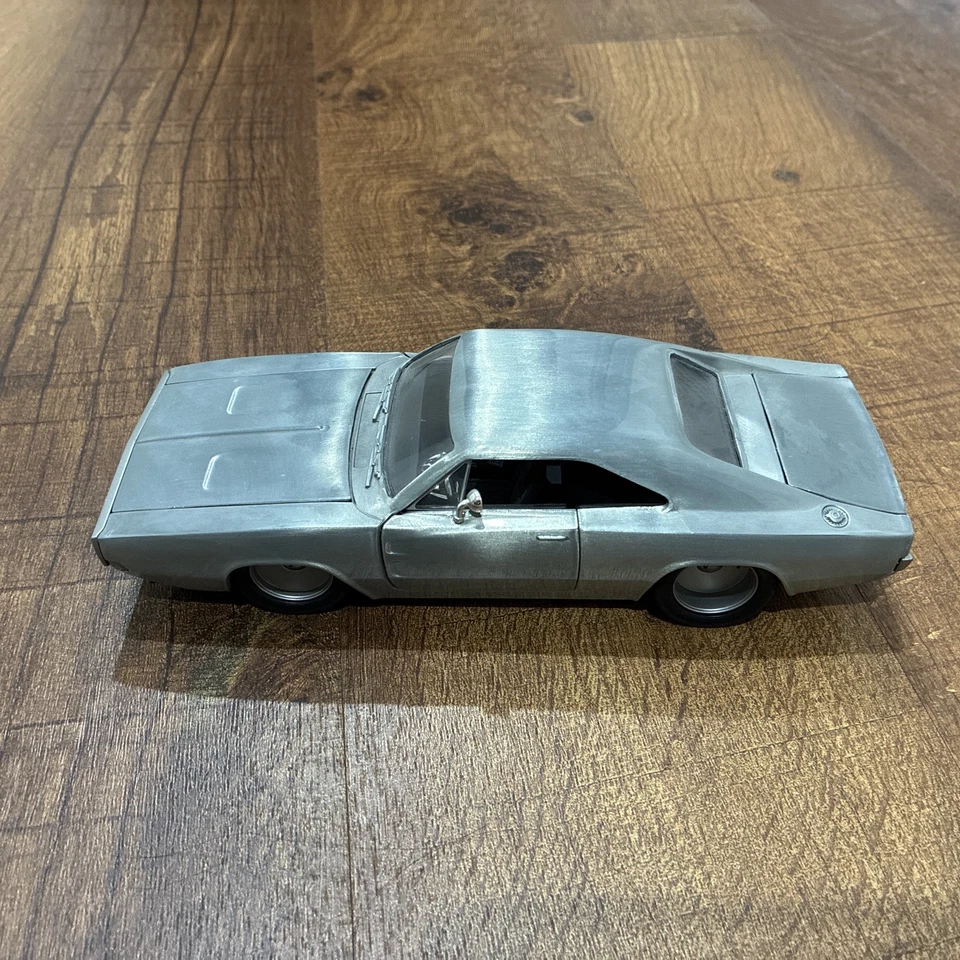 Coche diecast Dodge Charger R/T 1968 JADA Fast & Furious Bare Metal 1:24 como nuevo Foto 2 de 4