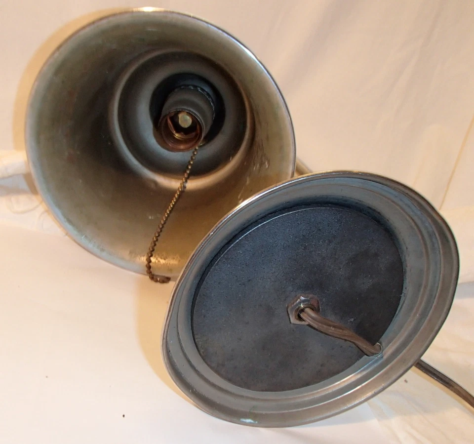 Vintage 1930s Art Deco Chrome Metal Bell-Shaped Table Desk Lamp 11.5" tall - Image 2 of 4