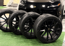 OEM Lamborghini Urus Wheels Rims Set of 4 w/ Pirelli Tires