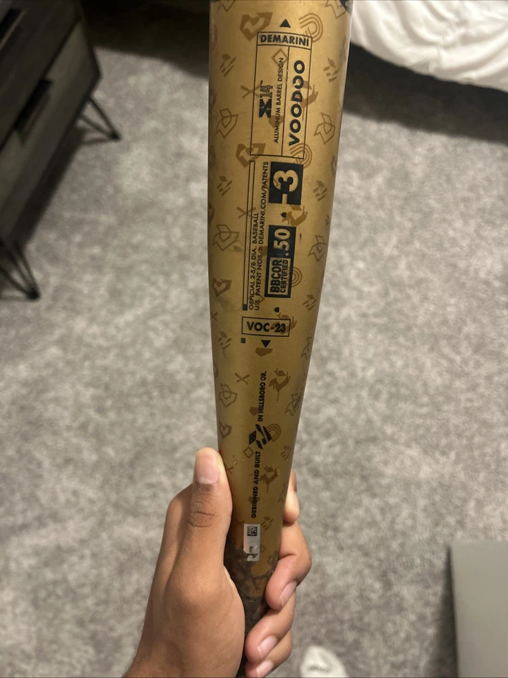 Bate de béisbol DeMarini Voodoo One BBCOR 2023 - 32”/29 oz (-3 gotas) - usado Foto 3 de 3