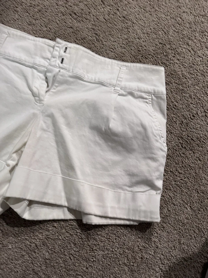 Pantalones cortos chinos plisados Metro 7 para mujer ~ talla 14 ~ blancos ~ ins. 4" ~ Puños ~ Usado en Excelente Condición Foto 4 de 4